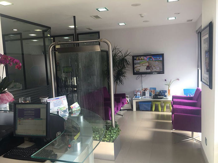 Ortho Dental Family Care interior clínica 8
